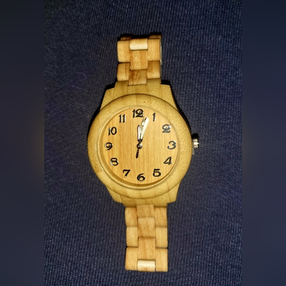 Wooden Watch - Picture 1 of 2